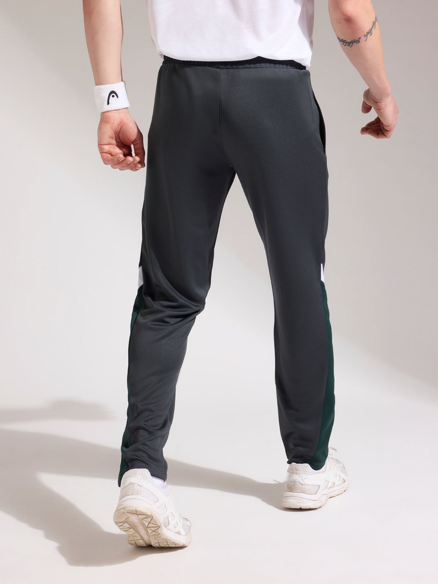 Trackpants